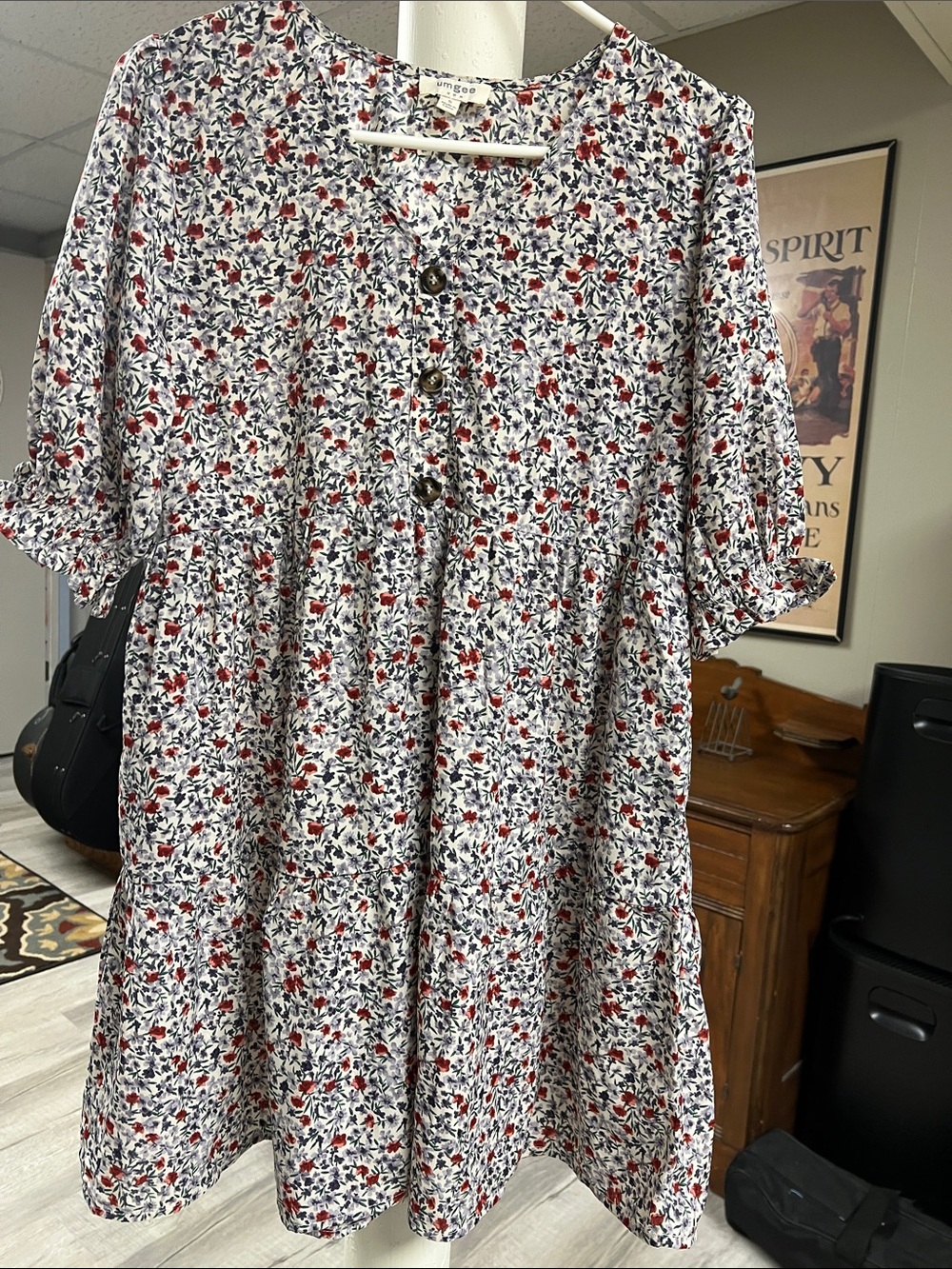 Umgee White Floral Button-Front Casual Dress with Red & Navy Accents sz small